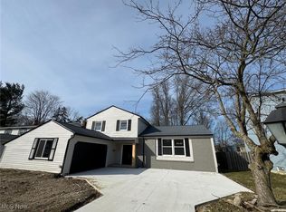 25880 Byron Dr, North Olmsted, OH