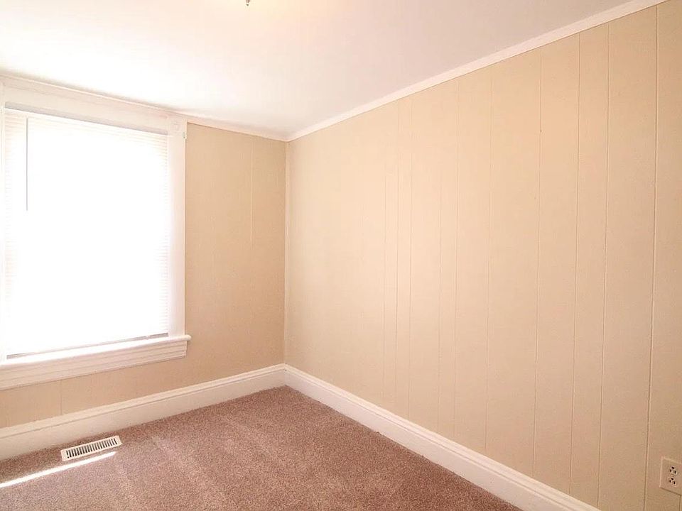 1st image of 312 E Jackson Ave
