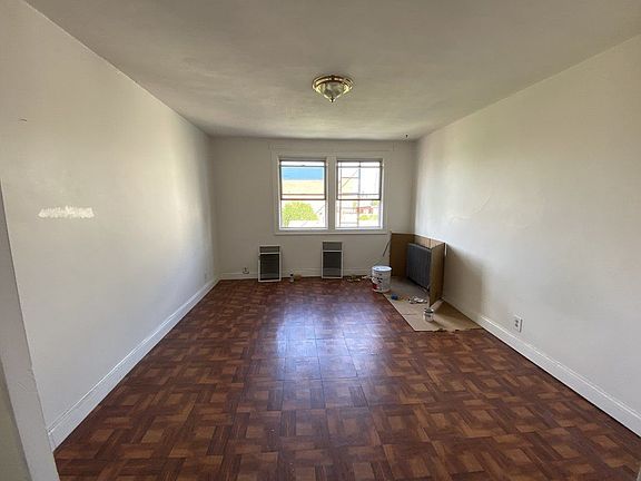 4th image of 376 Van Brunt St