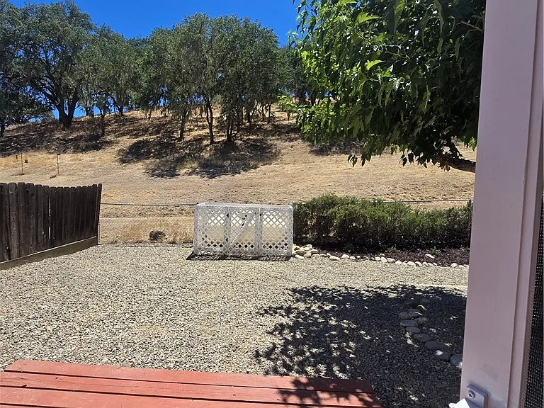 2510 Bridle Trail Ln — Photo 21