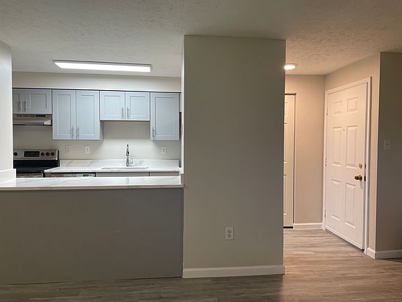 3rd image of 551 Heather Ridge Dr