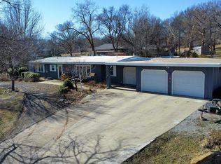 2021 Morningside Dr, Emporia, KS 66801