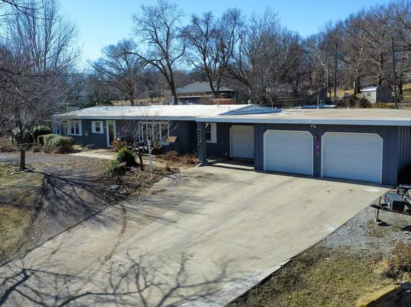 2021 Morningside Dr, Emporia, KS 66801