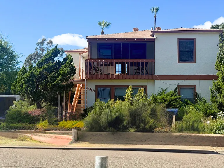 1918B Carmelina Dr — Photo 9