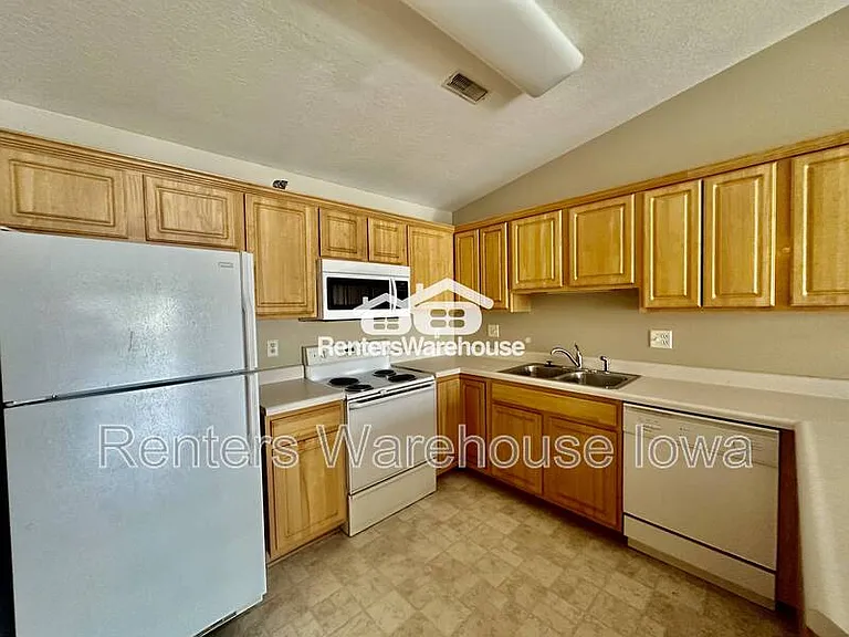 5924 Sutton Pl #10 — Photo 15