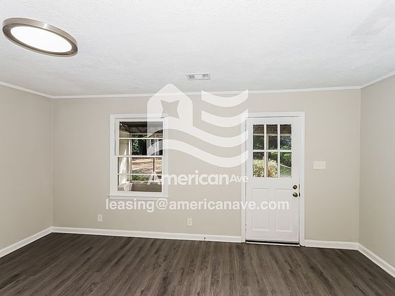 873003_002_wm_-_living_room_13125271.jpg
