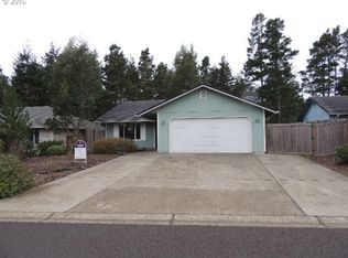21 Park Village Dr, Florence, OR 97439