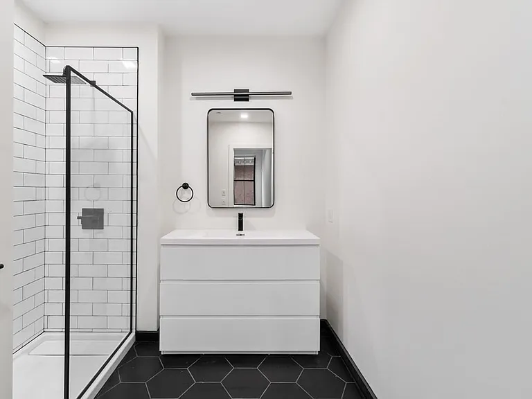 217-221 Essex St #302 — Photo 7