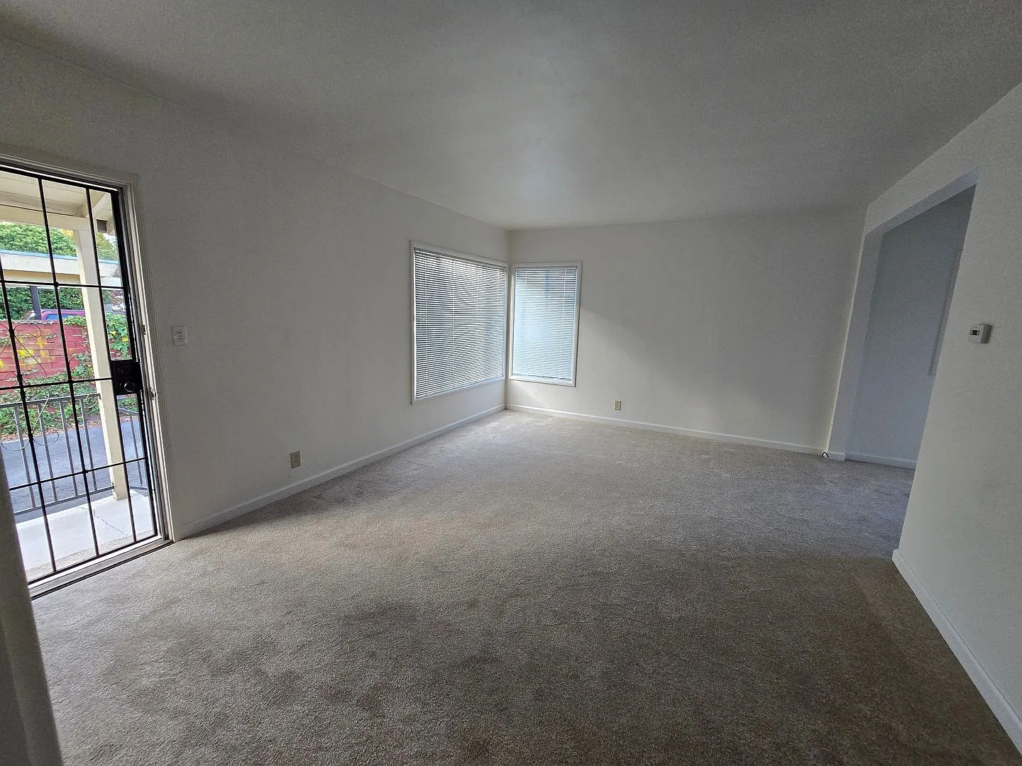 Charming 1-Bedroom, 1-Bath Front Unit Near El Cerrito Border — Photo 3