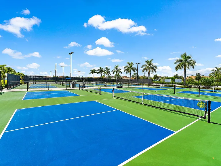 15883 Key Biscayne Ln — Photo 48