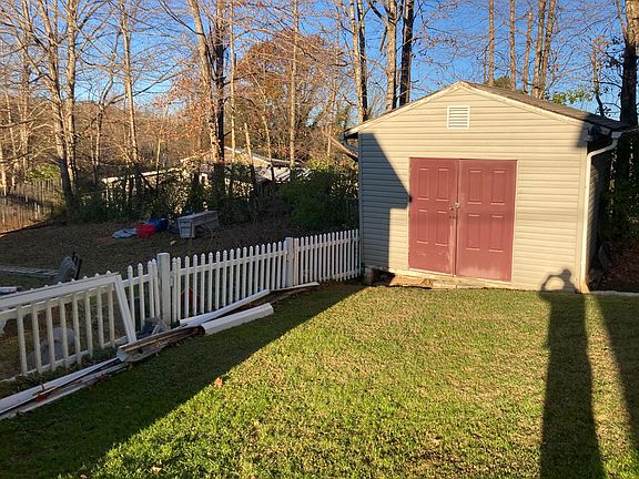 2nd image of 6410 Magnum Ln