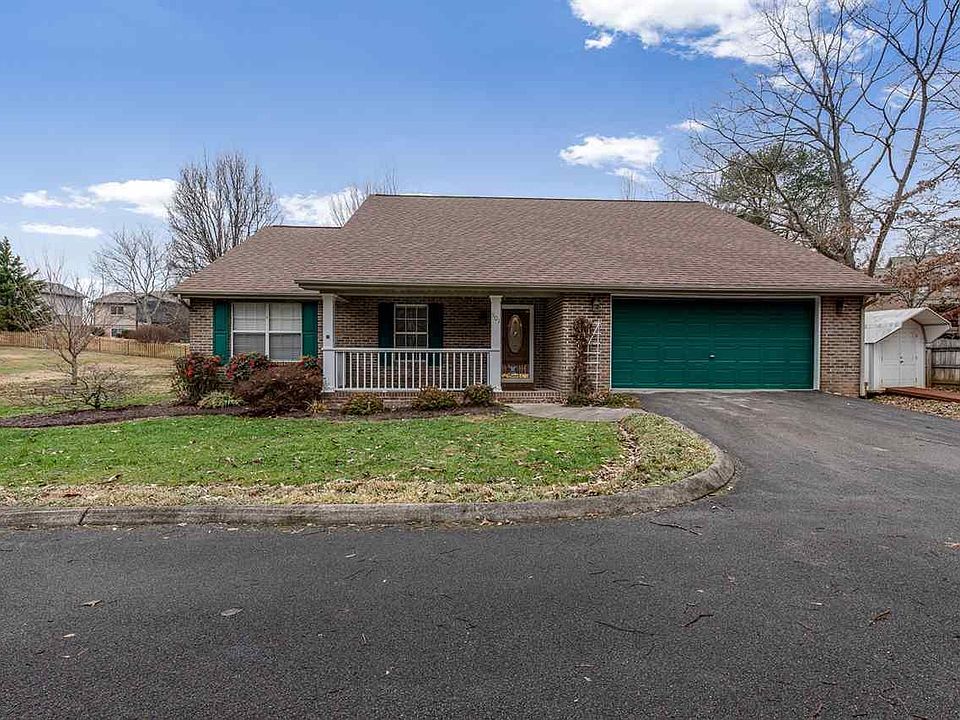 1st image of 901 Ruby Dr
