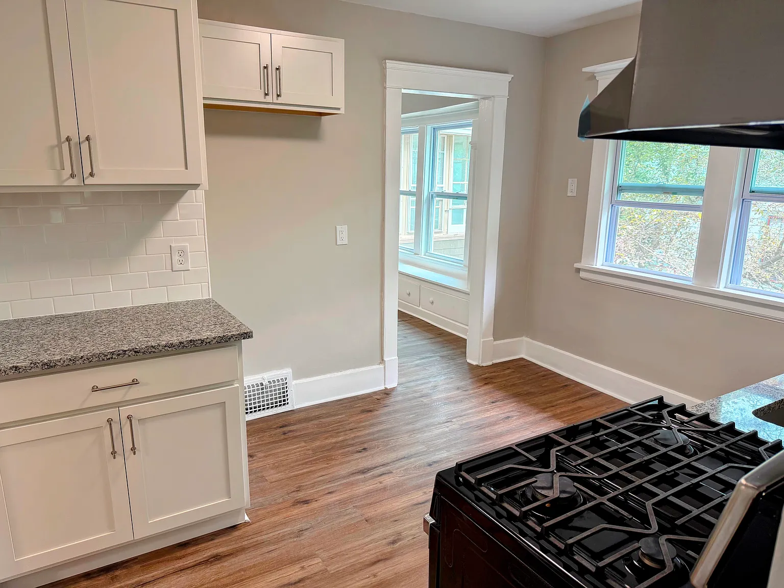 2 bed, 1200 sqft, $1,450 — Photo 2