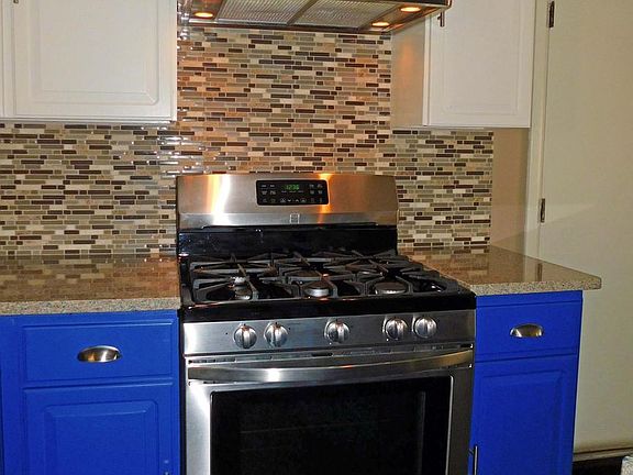 5th image of 3305 Crescent Ave