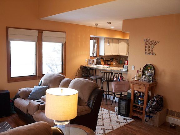 Entryway to Kitchen