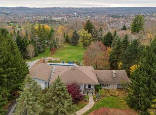 112 Hillcrest Ave, Hamilton, ON L9H4X3