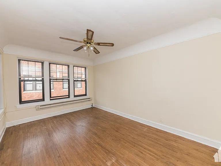 1310 N Artesian Ave #1R — Photo 2