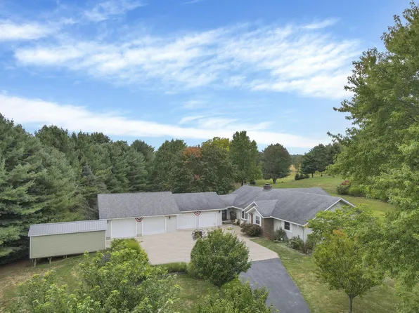 59 Squire Ln, Hebron, OH 43025