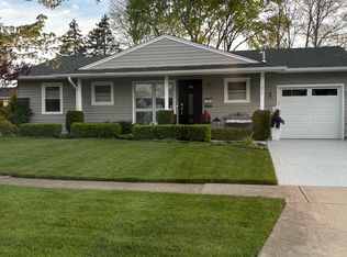 1057 Carpenter Ct, Elk Grove Village, IL 60007