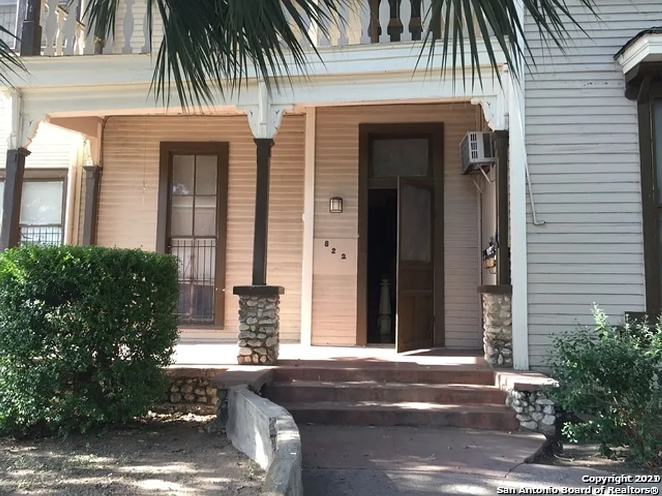 822 E Carson St #6