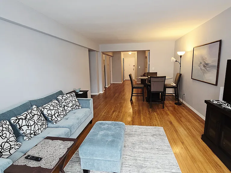 E Hartsdale Ave — Photo 2