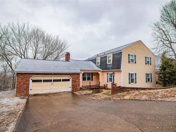 32 Ashwood Pl, Vienna, WV 26105