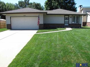 2027 Ranger Cir, Lincoln, NE 68521