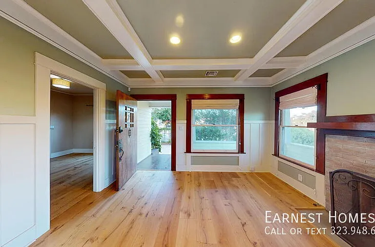 2256 Ewing St — Photo 6