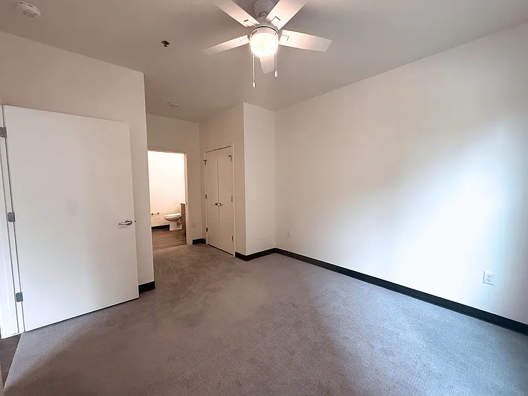 Gateway Village Apartments — Photo 7