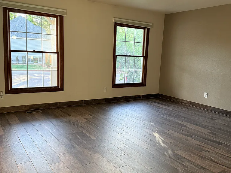 10657 W Roxbury Ave — Photo 11