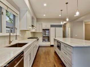 325 Park Ave, Clarendon Hills, IL 60514