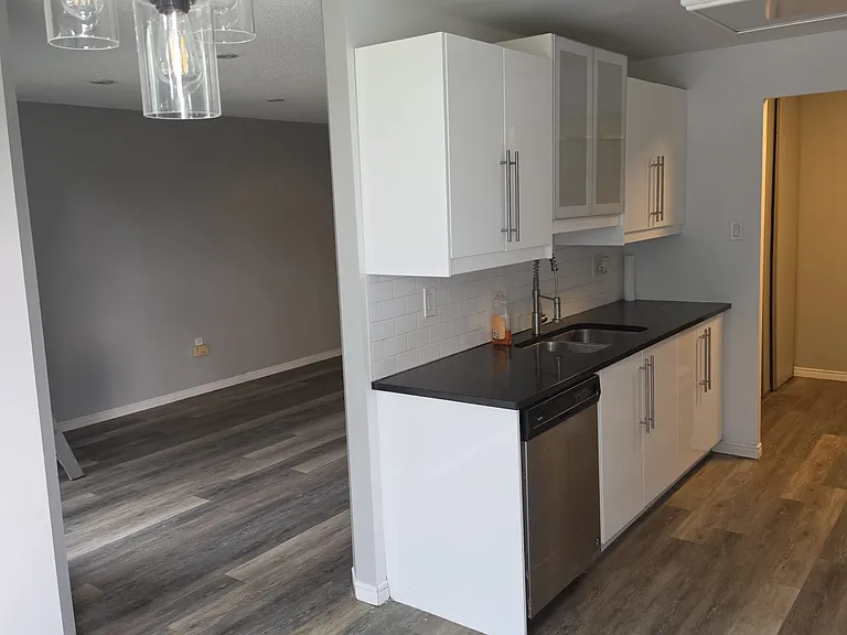 200 Jamieson Pkwy — Photo 1