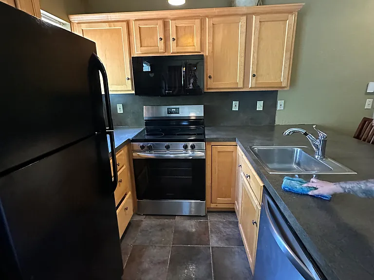 631 S Peoria Ave #6 — Photo 2