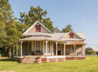 222 Strickland Ave, Blackshear, GA 31516