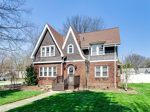 2nd image of 1733 Chestnut Blvd