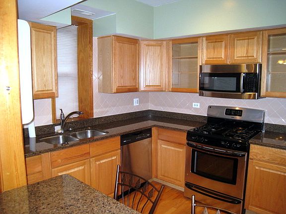 4th image of 4431 N Wolcott Ave