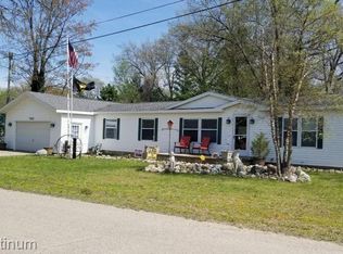 7025 Grand St, Caseville, MI 48725