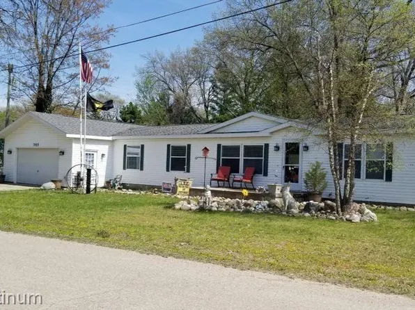 7025 Grand St, Caseville, MI 48725