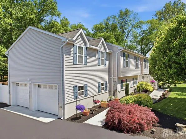 185 Fresh Ponds Rd S, Monmouth Junction, NJ 08852