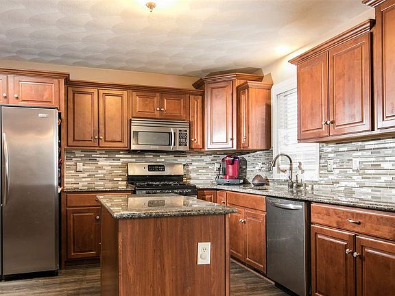 4th image of 313 Bellaire Dr