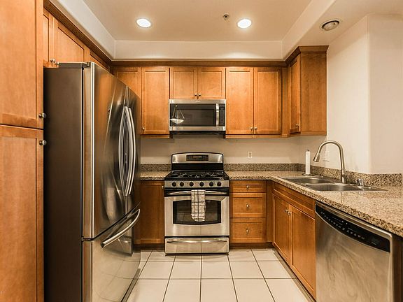 5th image of 360 Avenue 26 #346