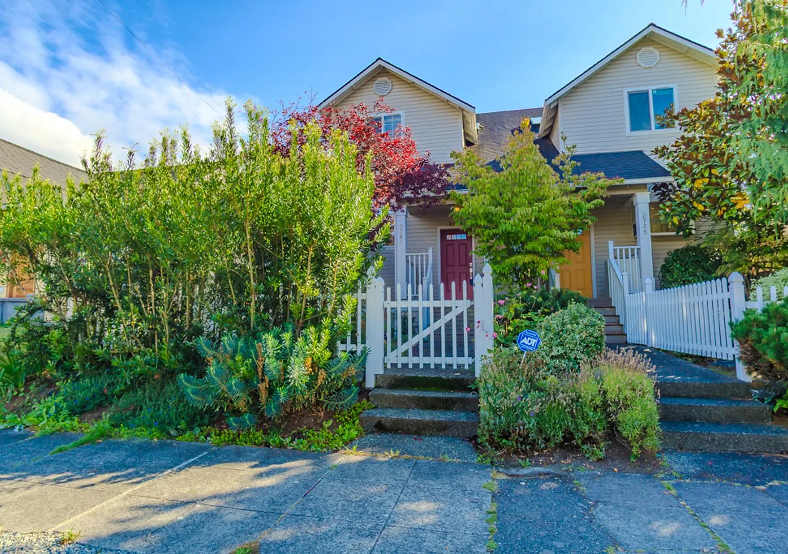 3bd/2.5ba Seattle Townhome — Photo 1