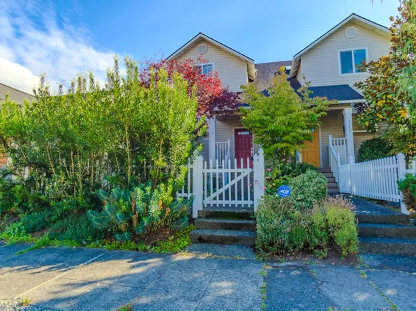 2761 NW 65th St, Seattle, WA 98117