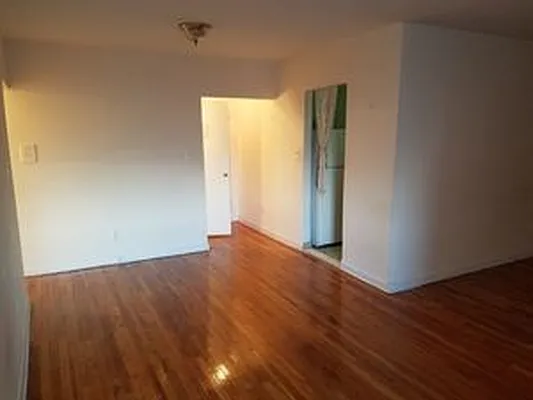 Rented by Max & Associates Realty Corp | media 3