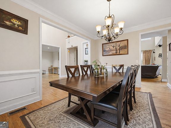 5th image of 665 Washington Way