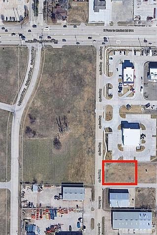 1st image of 8 Regency Dr