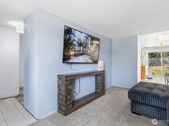 5th image of 2410 Westlake Drive SE