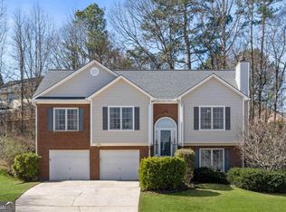 1055 Spanish Moss Ln, Lawrenceville, GA 30045