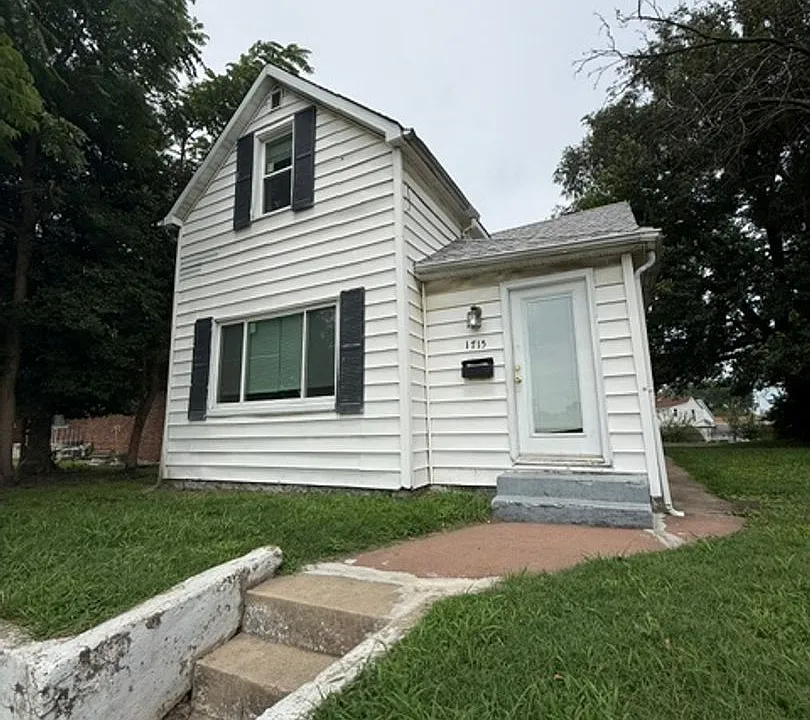 1715 Edwardsville Rd
