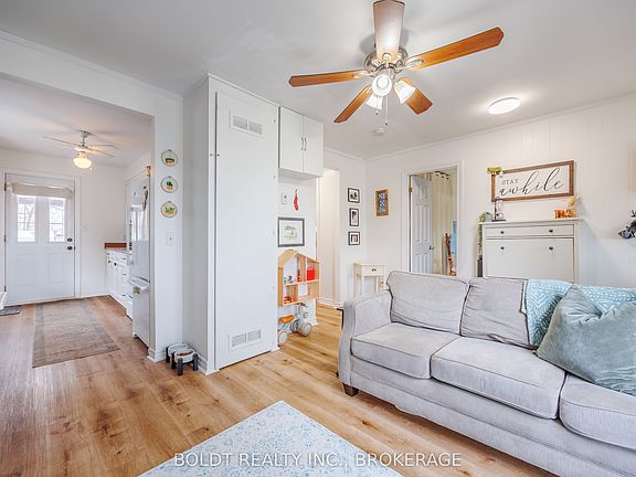 3rd image of 5 Nelles Rd